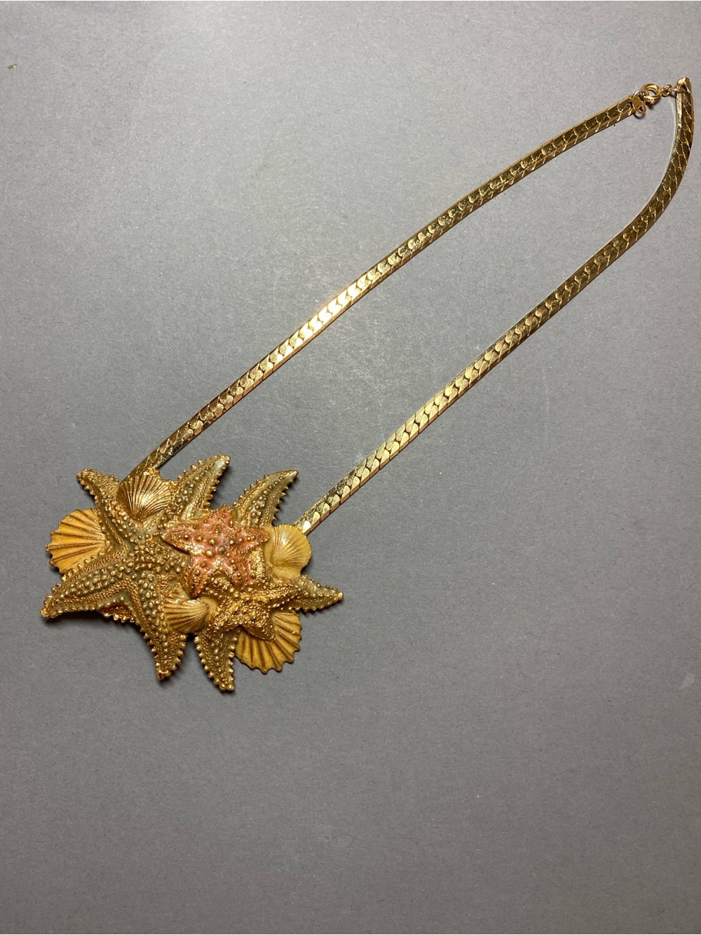 Vintage gold seashell starfish beach necklace